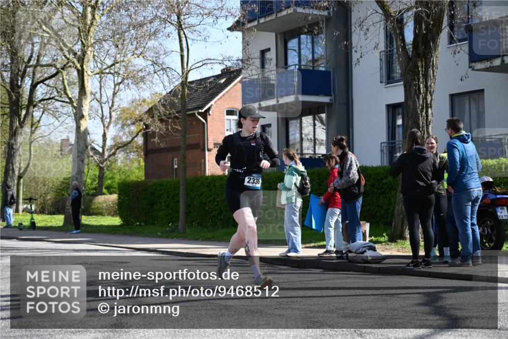 12.04.2026 - 45. Internationalen Wilhelmsburger Insellauf J. Mangold http://msf.ph/oto/9468512 12.04.2026 11:10:09 Ziel 3833, 4251, 3077, 5651, 5851, 2336, 2528, 3239, 2859, 2811, 2346, 3884, 3847, 3832, 2199, 3715, 2585, 4334, 3507, 3913, 2208, 2539, 2513, 2590, 2576 meine-sportfotos.de