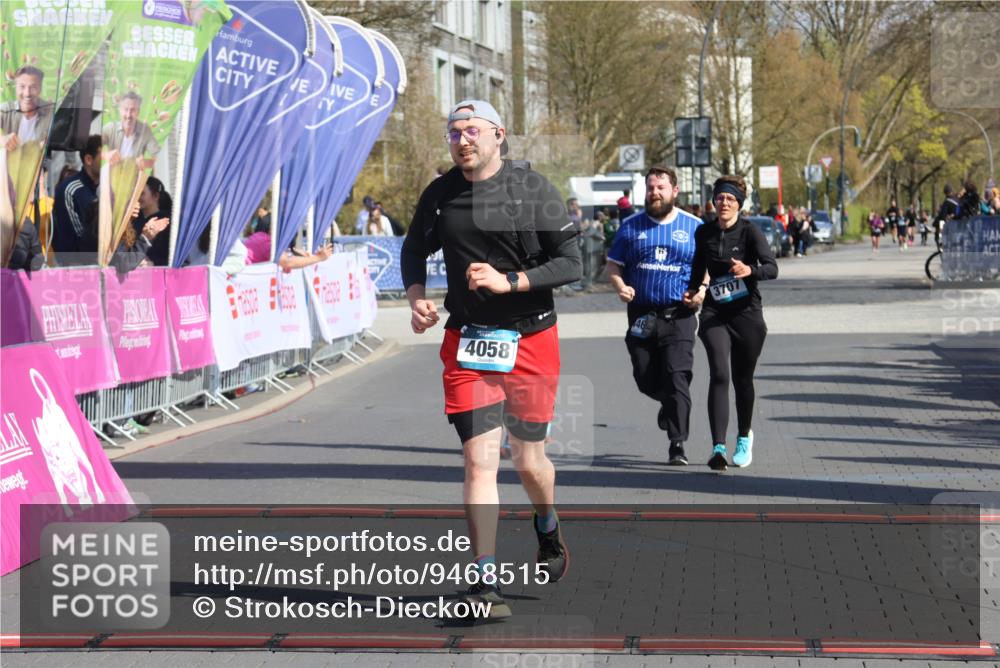 12.04.2026 - 45. Internationalen Wilhelmsburger Insellauf Strokosch-Dieckow http://msf.ph/oto/9468515 12.04.2026 11:20:24 Ziel 2318, 4058, 3707, 4446, 4165 meine-sportfotos.de