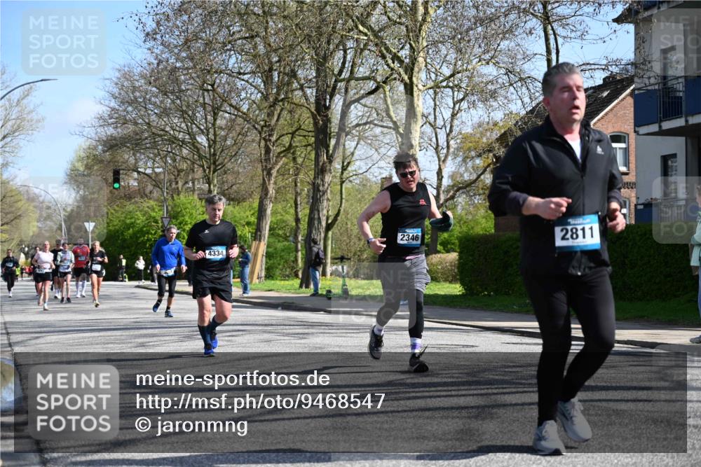 12.04.2026 - 45. Internationalen Wilhelmsburger Insellauf J. Mangold http://msf.ph/oto/9468547 12.04.2026 11:10:21 Ziel 2336, 2528, 3239, 2859, 2811, 2346, 3884, 3847, 3832, 2199, 3715, 2585, 4334, 3507, 3913, 2208, 2539, 2513, 2590, 2576 meine-sportfotos.de