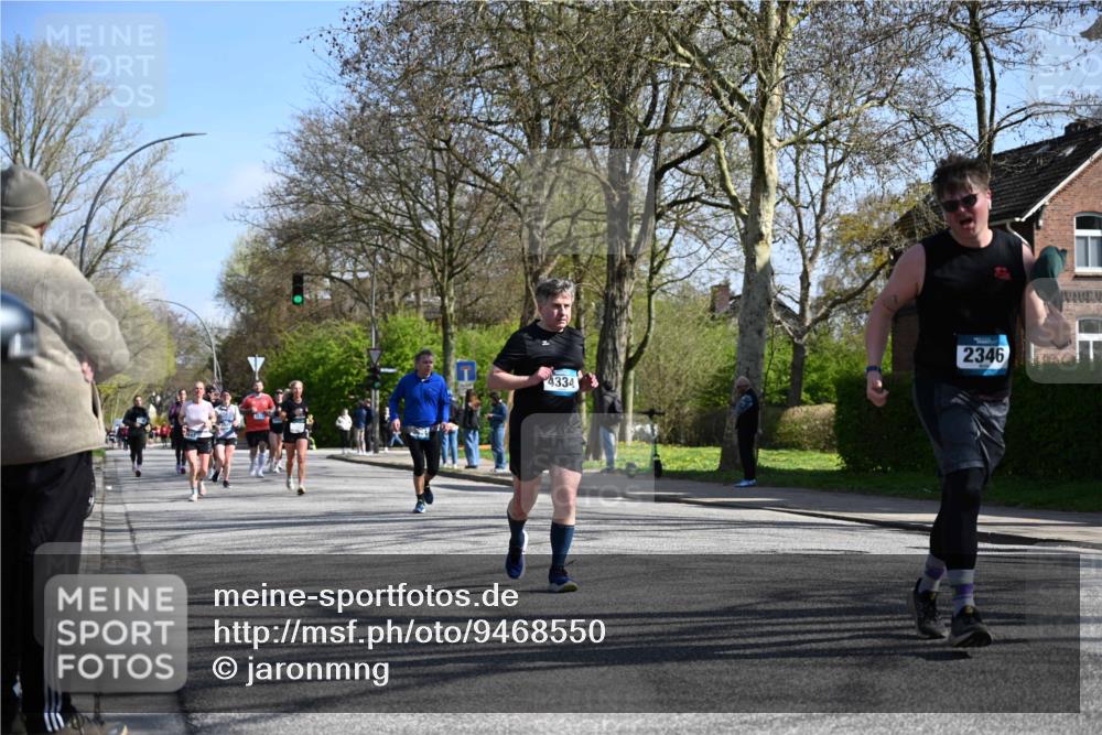 12.04.2026 - 45. Internationalen Wilhelmsburger Insellauf J. Mangold http://msf.ph/oto/9468550 12.04.2026 11:10:22 Ziel 2336, 2528, 3239, 2859, 2811, 2346, 3884, 3847, 3832, 2199, 3715, 2199, 3715, 2585, 4334, 3507, 3913, 2208, 2539, 2513, 2590, 2576 meine-sportfotos.de