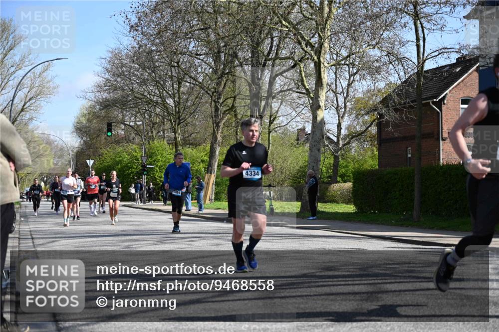 12.04.2026 - 45. Internationalen Wilhelmsburger Insellauf J. Mangold http://msf.ph/oto/9468558 12.04.2026 11:10:22 Ziel 2336, 2528, 3239, 2859, 2811, 2346, 3884, 3847, 3832, 2199, 3715, 2199, 3715, 2585, 4334, 3507, 3913, 2208, 2539, 2513, 2590, 2576 meine-sportfotos.de