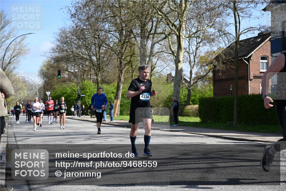12.04.2026 - 45. Internationalen Wilhelmsburger Insellauf J. Mangold http://msf.ph/oto/9468559 12.04.2026 11:10:22 Ziel 2336, 2528, 3239, 2859, 2811, 2346, 3884, 3847, 3832, 2199, 3715, 2199, 3715, 2585, 4334, 3507, 3913, 2208, 2539, 2513, 2590, 2576 meine-sportfotos.de
