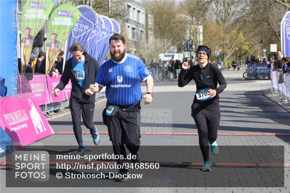 12.04.2026 - 45. Internationalen Wilhelmsburger Insellauf Strokosch-Dieckow http://msf.ph/oto/9468560 12.04.2026 11:20:27 Ziel 4058, 3707, 4446, 4165 meine-sportfotos.de