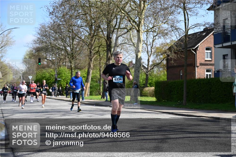 12.04.2026 - 45. Internationalen Wilhelmsburger Insellauf J. Mangold http://msf.ph/oto/9468566 12.04.2026 11:10:23 Ziel 2336, 2528, 3239, 2859, 2811, 2346, 3884, 3847, 3832, 2199, 3715, 2585, 4334, 2585, 4334, 3507, 3913, 2208, 2539, 2513, 2590, 2576 meine-sportfotos.de