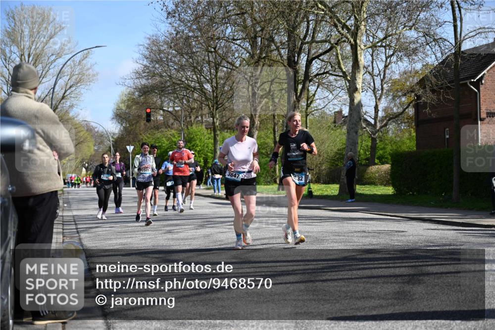 12.04.2026 - 45. Internationalen Wilhelmsburger Insellauf J. Mangold http://msf.ph/oto/9468570 12.04.2026 11:10:28 Ziel 3239, 2859, 2811, 2346, 3884, 3847, 3832, 2199, 3715, 2585, 4334, 3507, 3913, 2208, 2539, 2513, 2590, 2576, 2320, 5616, 2548 meine-sportfotos.de