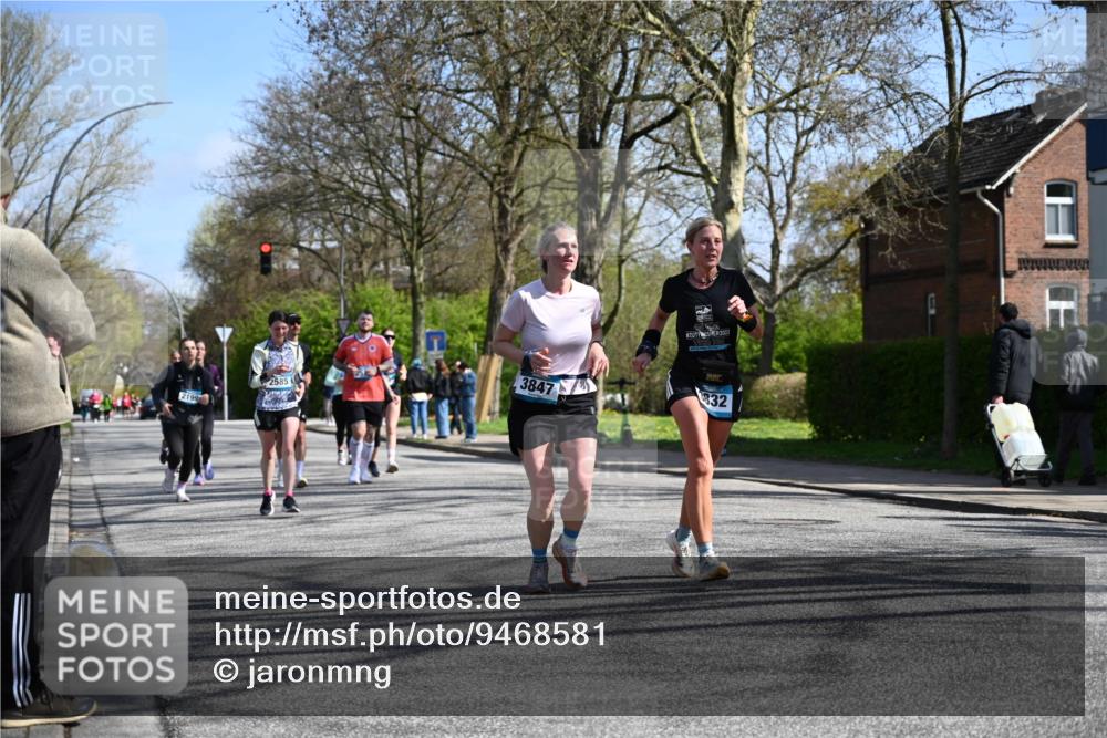 12.04.2026 - 45. Internationalen Wilhelmsburger Insellauf J. Mangold http://msf.ph/oto/9468581 12.04.2026 11:10:28 Ziel 3239, 2859, 2811, 2346, 3884, 3847, 3832, 2199, 3715, 2585, 4334, 3507, 3913, 2208, 2539, 2513, 2590, 2576, 2320, 5616, 2548 meine-sportfotos.de