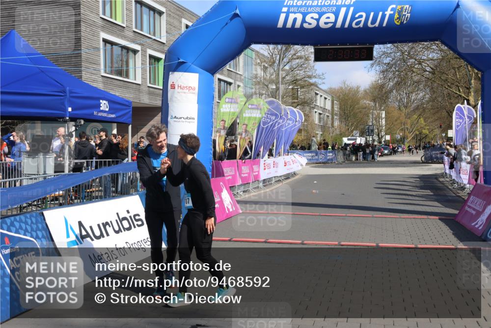 12.04.2026 - 45. Internationalen Wilhelmsburger Insellauf Strokosch-Dieckow http://msf.ph/oto/9468592 12.04.2026 11:20:31 Ziel 3707, 4446, 4165 meine-sportfotos.de