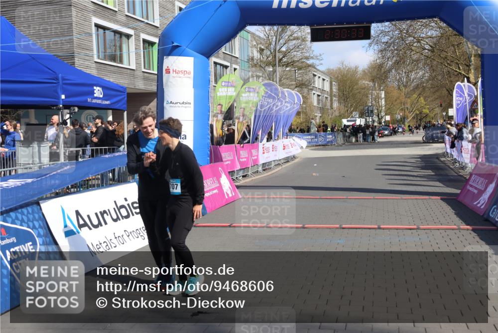 12.04.2026 - 45. Internationalen Wilhelmsburger Insellauf Strokosch-Dieckow http://msf.ph/oto/9468606 12.04.2026 11:20:32 Ziel  meine-sportfotos.de