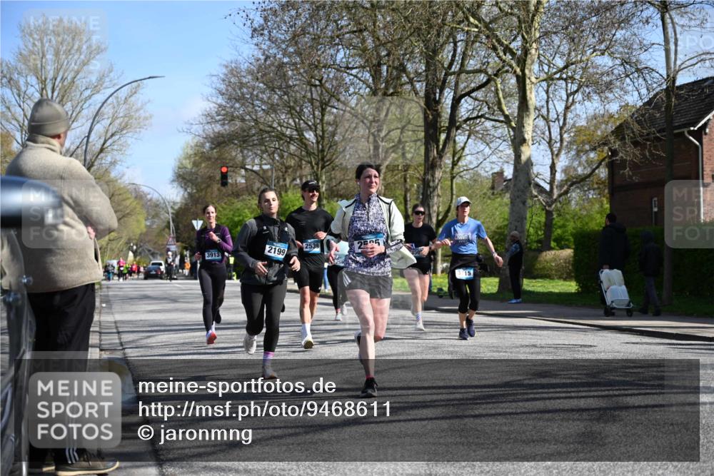 12.04.2026 - 45. Internationalen Wilhelmsburger Insellauf J. Mangold http://msf.ph/oto/9468611 12.04.2026 11:10:31 Ziel 2859, 2811, 2346, 3884, 3847, 3832, 2199, 3715, 2585, 4334, 3507, 3913, 2208, 2539, 2513, 2590, 2576, 2590, 2576, 2320, 5616, 2548 meine-sportfotos.de