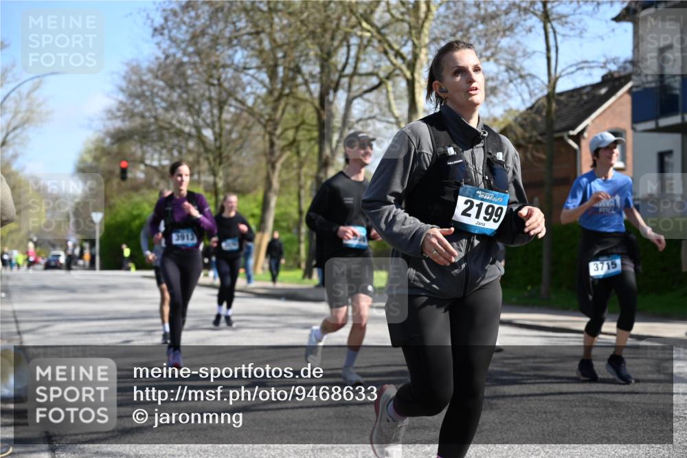 12.04.2026 - 45. Internationalen Wilhelmsburger Insellauf J. Mangold http://msf.ph/oto/9468633 12.04.2026 11:10:33 Ziel 2811, 2346, 3884, 3847, 3832, 2199, 3715, 2585, 4334, 3507, 3913, 2208, 2539, 2513, 2590, 2576, 2320, 5616, 2548 meine-sportfotos.de