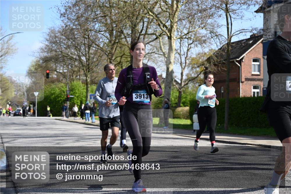 12.04.2026 - 45. Internationalen Wilhelmsburger Insellauf J. Mangold http://msf.ph/oto/9468643 12.04.2026 11:10:35 Ziel 2811, 2346, 3884, 3847, 3832, 2199, 3715, 2585, 4334, 3507, 3913, 2208, 2539, 2513, 2590, 2576, 2320, 5616, 2548, 2673 meine-sportfotos.de