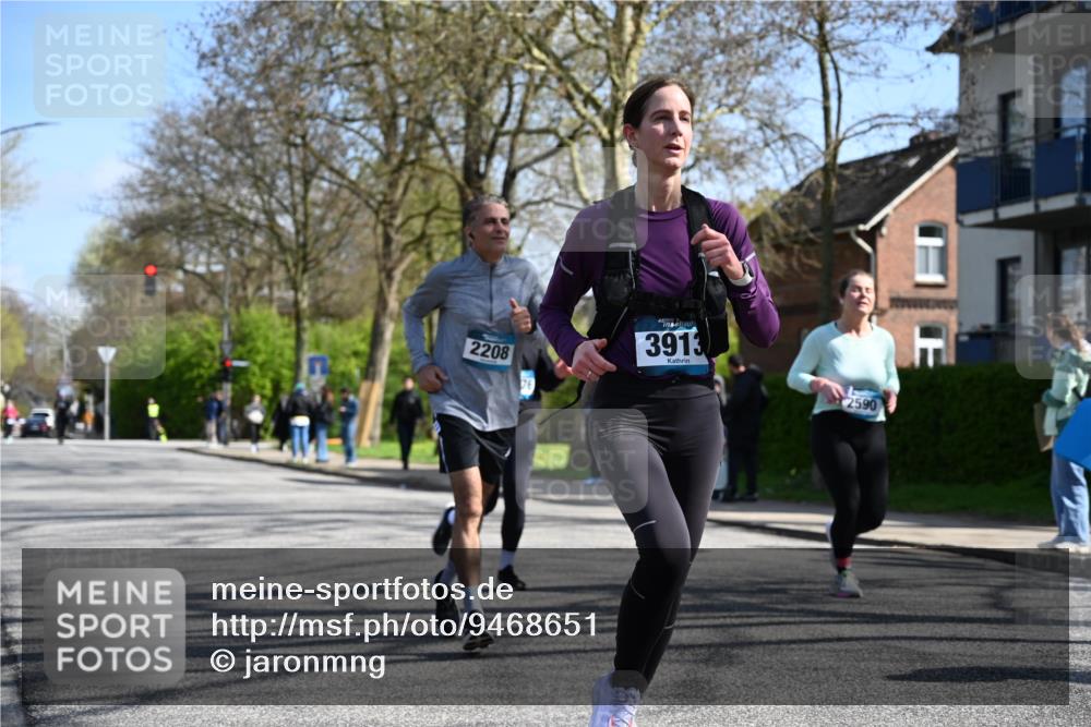 12.04.2026 - 45. Internationalen Wilhelmsburger Insellauf J. Mangold http://msf.ph/oto/9468651 12.04.2026 11:10:35 Ziel 2811, 2346, 3884, 3847, 3832, 2199, 3715, 2585, 4334, 3507, 3913, 2208, 2539, 2513, 2590, 2576, 2320, 5616, 2548, 2673 meine-sportfotos.de