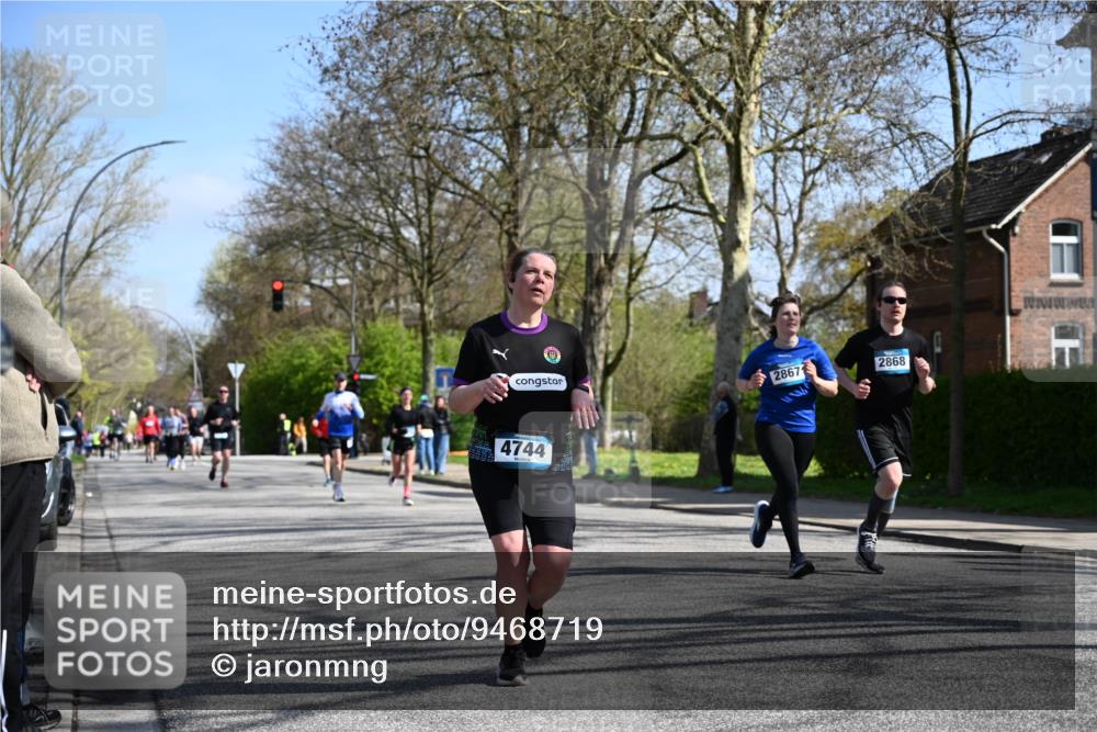 12.04.2026 - 45. Internationalen Wilhelmsburger Insellauf J. Mangold http://msf.ph/oto/9468719 12.04.2026 11:11:18 Ziel 2673, 2326, 4633, 2867, 3658, 2868, 3758, 4252, 4744, 4430, 2644, 3112, 2725, 2770, 3029, 3028, 3751, 4920 meine-sportfotos.de
