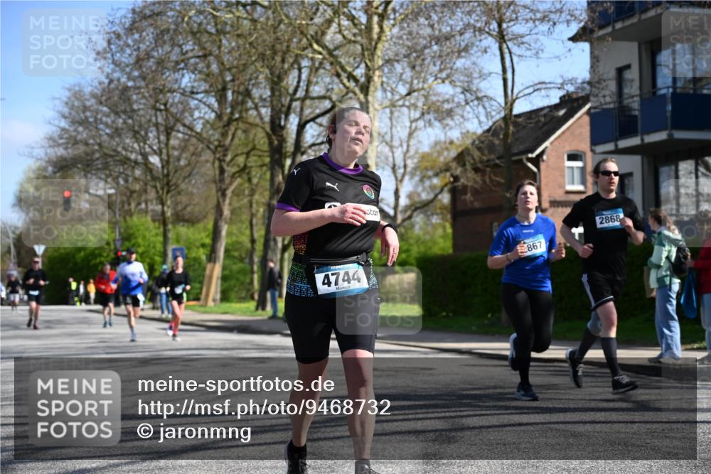 12.04.2026 - 45. Internationalen Wilhelmsburger Insellauf J. Mangold http://msf.ph/oto/9468732 12.04.2026 11:11:19 Ziel 2673, 2326, 4633, 2867, 3658, 2868, 3758, 4252, 4744, 4430, 2644, 3112, 2725, 2770, 3029, 3028, 3751, 4920, 3046 meine-sportfotos.de