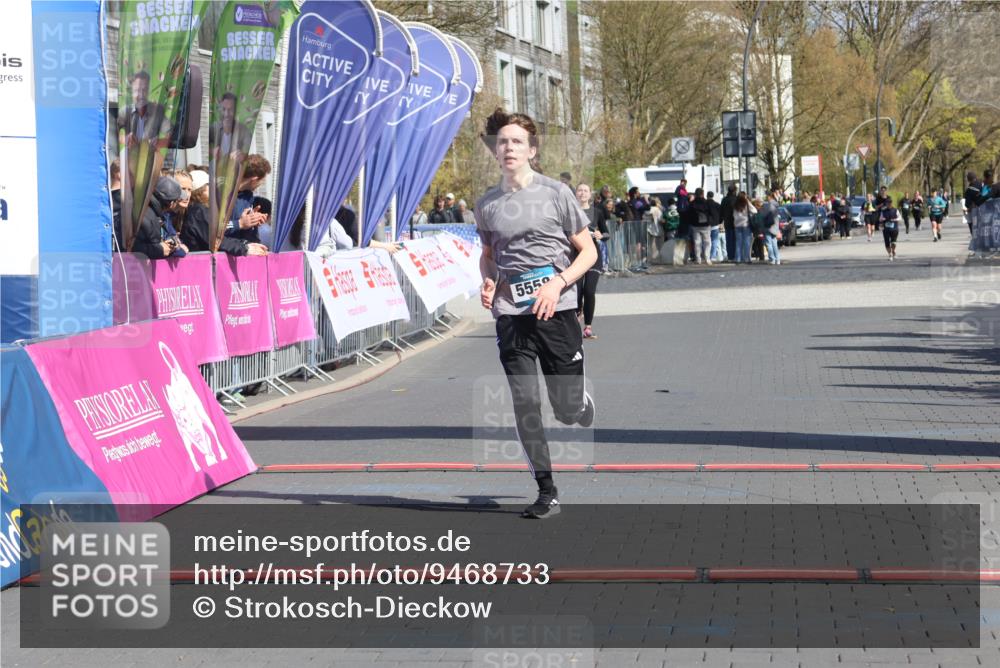 12.04.2026 - 45. Internationalen Wilhelmsburger Insellauf Strokosch-Dieckow http://msf.ph/oto/9468733 12.04.2026 11:21:26 Ziel 5558 meine-sportfotos.de