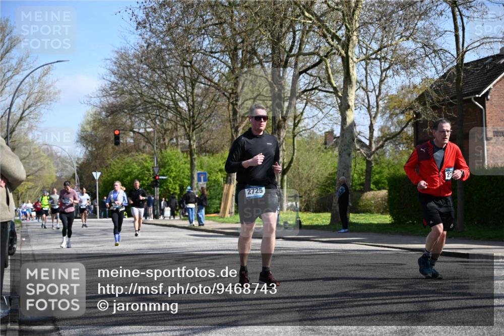 12.04.2026 - 45. Internationalen Wilhelmsburger Insellauf J. Mangold http://msf.ph/oto/9468743 12.04.2026 11:11:28 Ziel 2867, 3658, 2868, 3758, 4252, 4744, 4430, 2644, 3112, 2725, 2770, 3029, 3028, 3751, 4920, 4920, 3046, 2817, 2916 meine-sportfotos.de