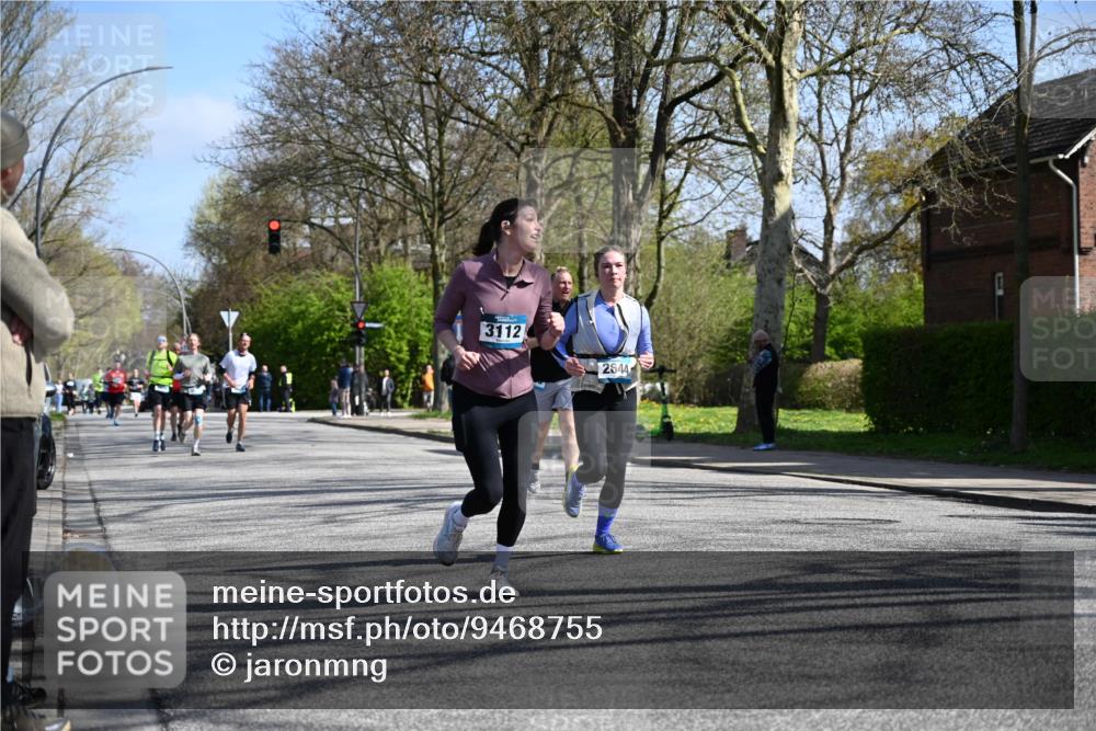 12.04.2026 - 45. Internationalen Wilhelmsburger Insellauf J. Mangold http://msf.ph/oto/9468755 12.04.2026 11:11:34 Ziel 3758, 4252, 4744, 4430, 2644, 3112, 2725, 2770, 3029, 3028, 3751, 4920, 3046, 2817, 2916, 4971, 2489, 3844 meine-sportfotos.de