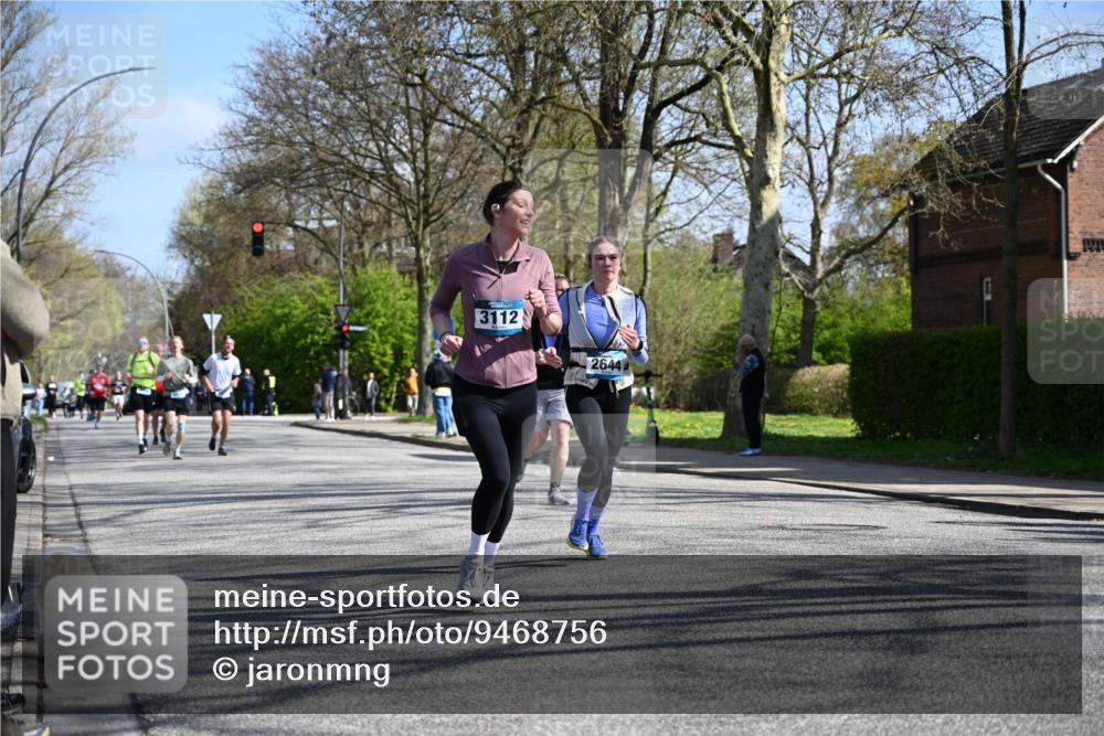 12.04.2026 - 45. Internationalen Wilhelmsburger Insellauf J. Mangold http://msf.ph/oto/9468756 12.04.2026 11:11:34 Ziel 3758, 4252, 4744, 4430, 2644, 3112, 2725, 2770, 3029, 3028, 3751, 4920, 3046, 2817, 2916, 4971, 2489, 3844 meine-sportfotos.de