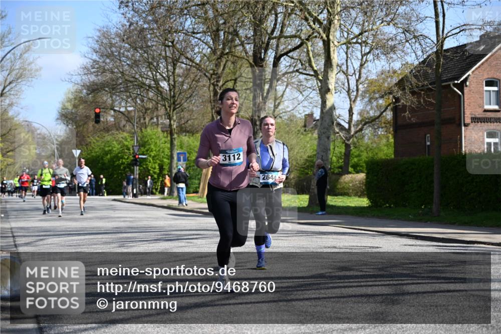 12.04.2026 - 45. Internationalen Wilhelmsburger Insellauf J. Mangold http://msf.ph/oto/9468760 12.04.2026 11:11:34 Ziel 3758, 4252, 4744, 4430, 2644, 3112, 2725, 2770, 3029, 3028, 3751, 4920, 3046, 2817, 2916, 4971, 2489, 3844 meine-sportfotos.de