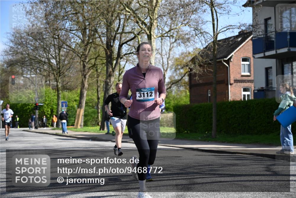 12.04.2026 - 45. Internationalen Wilhelmsburger Insellauf J. Mangold http://msf.ph/oto/9468772 12.04.2026 11:11:35 Ziel 3758, 4252, 4744, 4430, 2644, 3112, 2725, 2770, 3029, 3028, 3751, 4920, 3046, 2817, 2916, 4971, 2489, 3844, 5741 meine-sportfotos.de