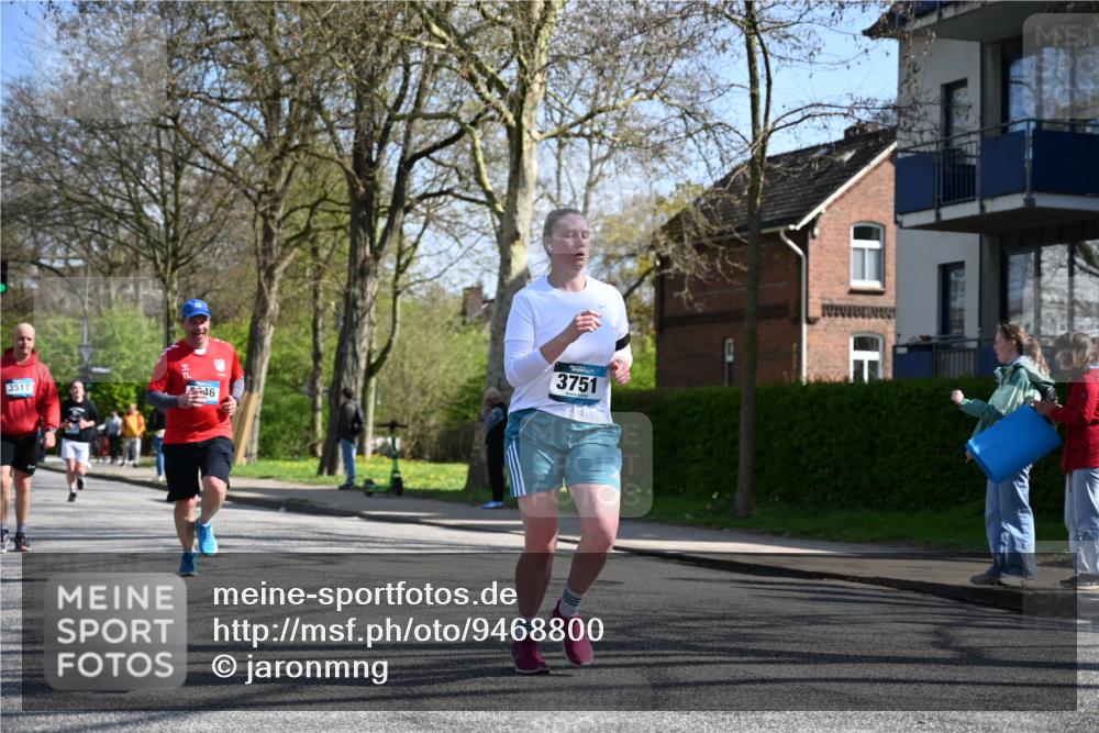12.04.2026 - 45. Internationalen Wilhelmsburger Insellauf J. Mangold http://msf.ph/oto/9468800 12.04.2026 11:11:50 Ziel 3112, 2725, 2770, 3029, 3028, 3751, 4920, 3046, 2817, 2916, 4971, 2489, 3844, 5741, 2668, 2816, 2918, 3589, 2135 meine-sportfotos.de