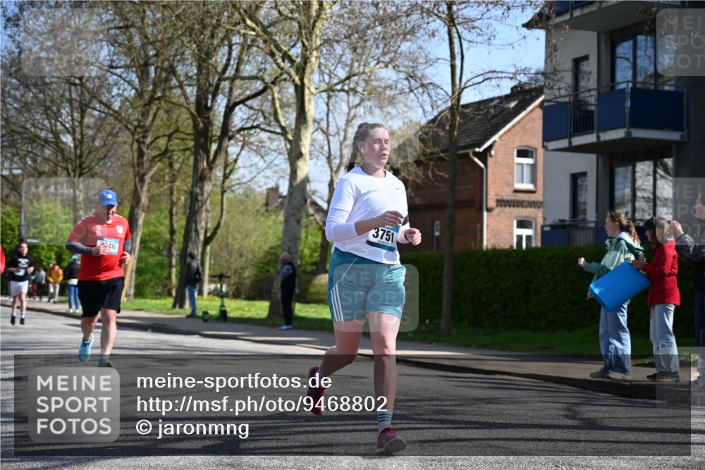 12.04.2026 - 45. Internationalen Wilhelmsburger Insellauf J. Mangold http://msf.ph/oto/9468802 12.04.2026 11:11:50 Ziel 3112, 2725, 2770, 3029, 3028, 3751, 4920, 3046, 2817, 2916, 4971, 2489, 3844, 5741, 2668, 2816, 2918, 3589, 2135 meine-sportfotos.de