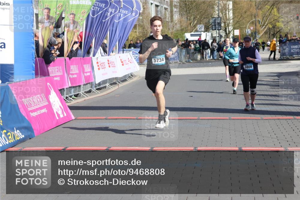 12.04.2026 - 45. Internationalen Wilhelmsburger Insellauf Strokosch-Dieckow http://msf.ph/oto/9468808 12.04.2026 11:21:49 Ziel 3808 meine-sportfotos.de