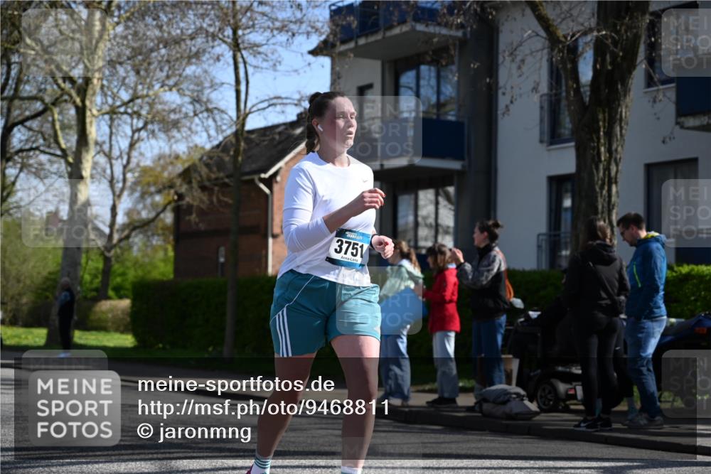 12.04.2026 - 45. Internationalen Wilhelmsburger Insellauf J. Mangold http://msf.ph/oto/9468811 12.04.2026 11:11:50 Ziel 3112, 2725, 2770, 3029, 3028, 3751, 4920, 3046, 2817, 2916, 4971, 2489, 3844, 5741, 2668, 2816, 2918, 3589, 2135 meine-sportfotos.de