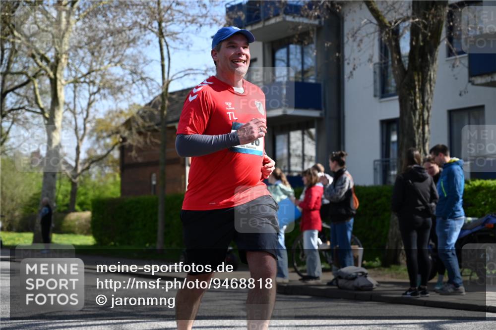 12.04.2026 - 45. Internationalen Wilhelmsburger Insellauf J. Mangold http://msf.ph/oto/9468818 12.04.2026 11:11:53 Ziel 3029, 3028, 3751, 4920, 3046, 2817, 2916, 4971, 2489, 3844, 5741, 2668, 2816, 2918, 3589, 3589, 2135 meine-sportfotos.de