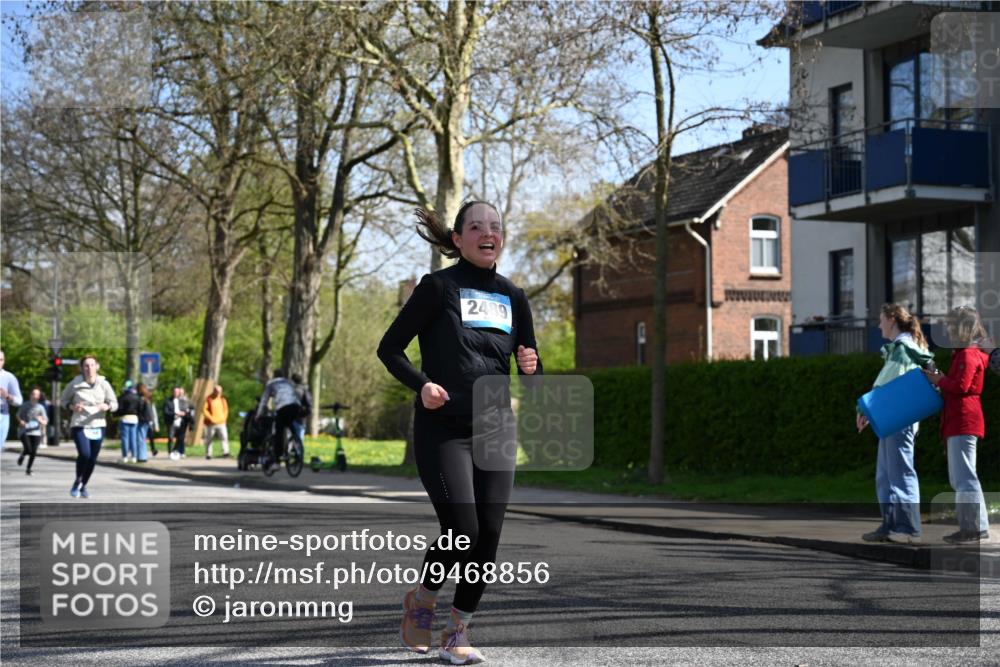 12.04.2026 - 45. Internationalen Wilhelmsburger Insellauf J. Mangold http://msf.ph/oto/9468856 12.04.2026 11:12:02 Ziel 3751, 4920, 3046, 2817, 2916, 4971, 2489, 3844, 5741, 2668, 2816, 2918, 3589, 2135, 2435, 3517, 2739, 3003, 2753 meine-sportfotos.de