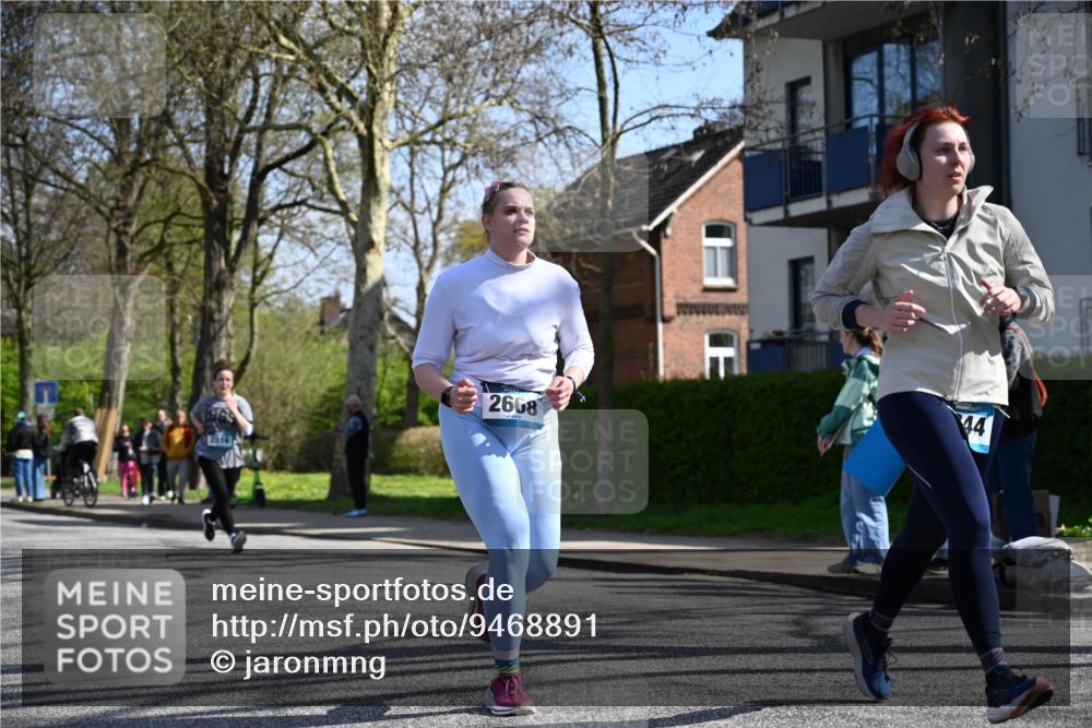 12.04.2026 - 45. Internationalen Wilhelmsburger Insellauf J. Mangold http://msf.ph/oto/9468891 12.04.2026 11:12:08 Ziel 3046, 2817, 2916, 4971, 2489, 3844, 5741, 2668, 2816, 2918, 3589, 2135, 2135, 2435, 3517, 3517, 2739, 3003, 2753, 2272, 3718, 3405 meine-sportfotos.de