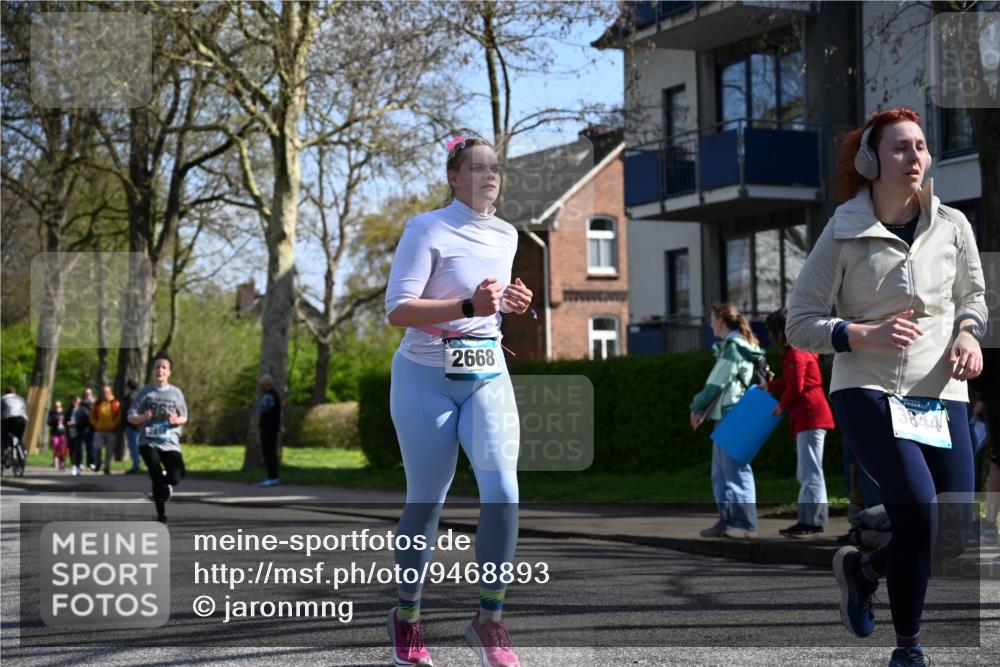 12.04.2026 - 45. Internationalen Wilhelmsburger Insellauf J. Mangold http://msf.ph/oto/9468893 12.04.2026 11:12:08 Ziel 3046, 2817, 2916, 4971, 2489, 3844, 5741, 2668, 2816, 2918, 3589, 2135, 2135, 2435, 3517, 3517, 2739, 3003, 2753, 2272, 3718, 3405 meine-sportfotos.de