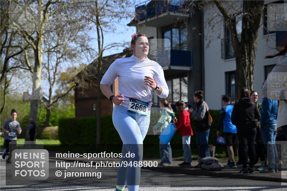 12.04.2026 - 45. Internationalen Wilhelmsburger Insellauf J. Mangold http://msf.ph/oto/9468900 12.04.2026 11:12:09 Ziel 2817, 2916, 4971, 2489, 3844, 5741, 2668, 2816, 2918, 3589, 2135, 2435, 3517, 2739, 2739, 3003, 2753, 2272, 3718, 3405 meine-sportfotos.de