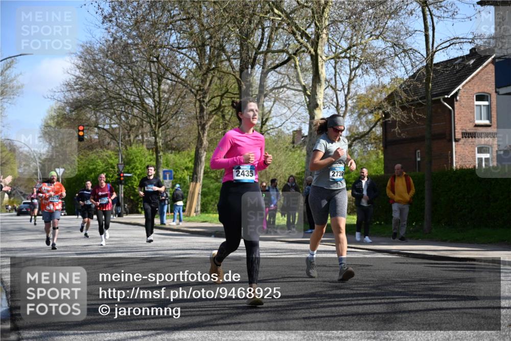 12.04.2026 - 45. Internationalen Wilhelmsburger Insellauf J. Mangold http://msf.ph/oto/9468925 12.04.2026 11:12:27 Ziel 2816, 2918, 3589, 2135, 2435, 3517, 2739, 3003, 2753, 2272, 3718, 3405 meine-sportfotos.de