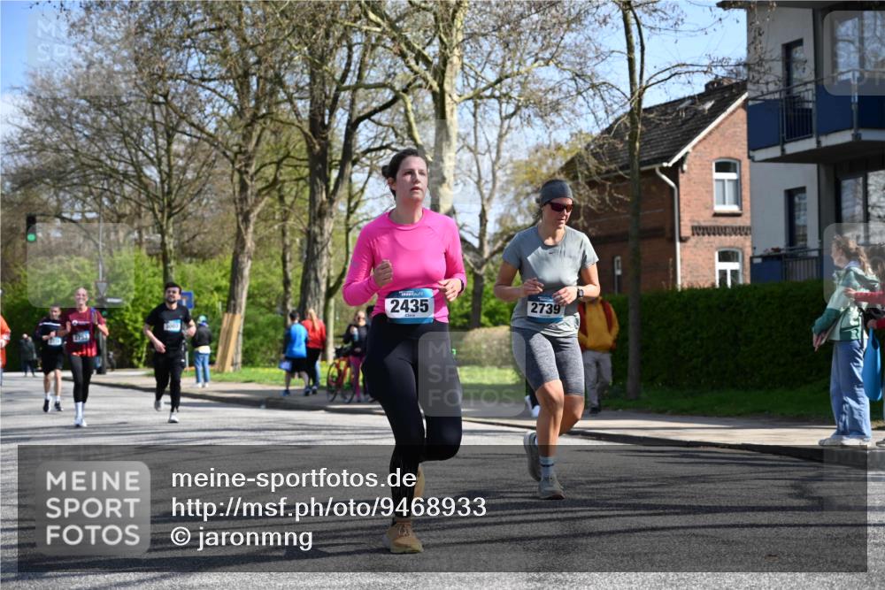 12.04.2026 - 45. Internationalen Wilhelmsburger Insellauf J. Mangold http://msf.ph/oto/9468933 12.04.2026 11:12:28 Ziel 2816, 2918, 3589, 2135, 2435, 3517, 2739, 3003, 2753, 2272, 2272, 3718, 3405 meine-sportfotos.de
