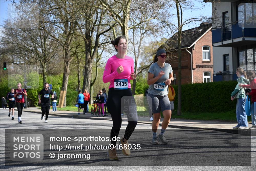 12.04.2026 - 45. Internationalen Wilhelmsburger Insellauf J. Mangold http://msf.ph/oto/9468935 12.04.2026 11:12:28 Ziel 2816, 2918, 3589, 2135, 2435, 3517, 2739, 3003, 2753, 2272, 2272, 3718, 3405 meine-sportfotos.de