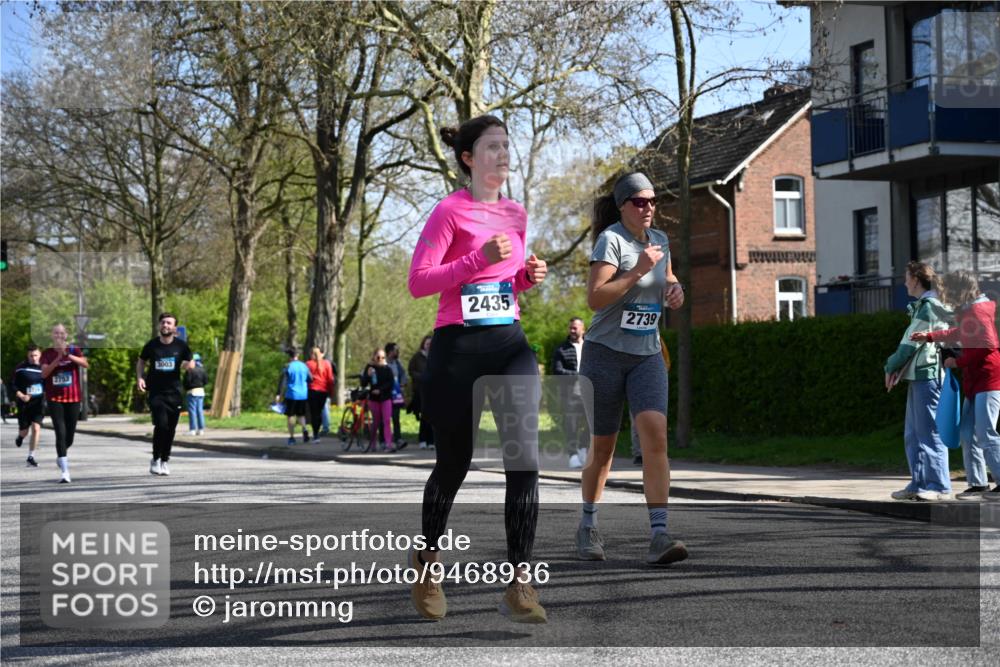 12.04.2026 - 45. Internationalen Wilhelmsburger Insellauf J. Mangold http://msf.ph/oto/9468936 12.04.2026 11:12:28 Ziel 2816, 2918, 3589, 2135, 2435, 3517, 2739, 3003, 2753, 2272, 2272, 3718, 3405 meine-sportfotos.de