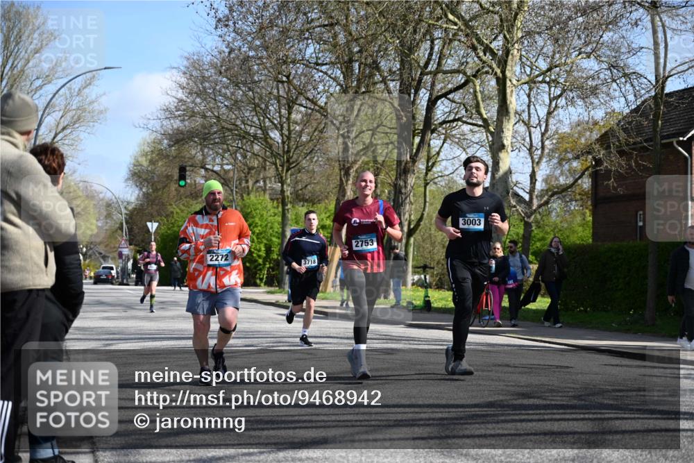 12.04.2026 - 45. Internationalen Wilhelmsburger Insellauf J. Mangold http://msf.ph/oto/9468942 12.04.2026 11:12:31 Ziel 2135, 2435, 3517, 2739, 3003, 2753, 2272, 3718, 3405, 3714 meine-sportfotos.de