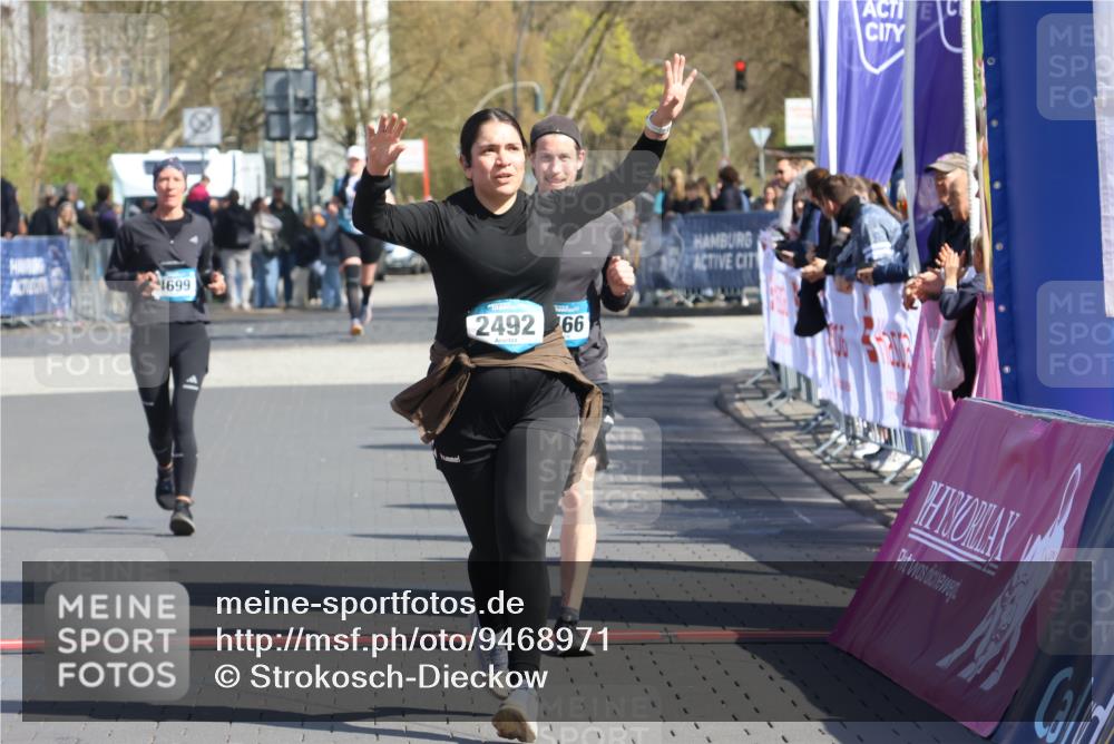 12.04.2026 - 45. Internationalen Wilhelmsburger Insellauf Strokosch-Dieckow http://msf.ph/oto/9468971 12.04.2026 11:22:10 Ziel 2518, 2108, 2492, 2466, 4699 meine-sportfotos.de