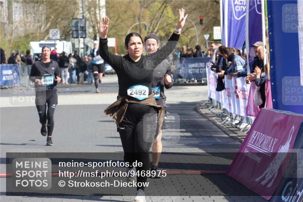12.04.2026 - 45. Internationalen Wilhelmsburger Insellauf Strokosch-Dieckow http://msf.ph/oto/9468975 12.04.2026 11:22:10 Ziel 2518, 2108, 2492, 2466, 4699 meine-sportfotos.de