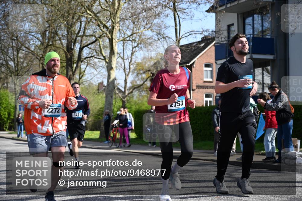 12.04.2026 - 45. Internationalen Wilhelmsburger Insellauf J. Mangold http://msf.ph/oto/9468977 12.04.2026 11:12:33 Ziel 2135, 2435, 3517, 2739, 3003, 2753, 2272, 3718, 3405, 3714, 3703 meine-sportfotos.de