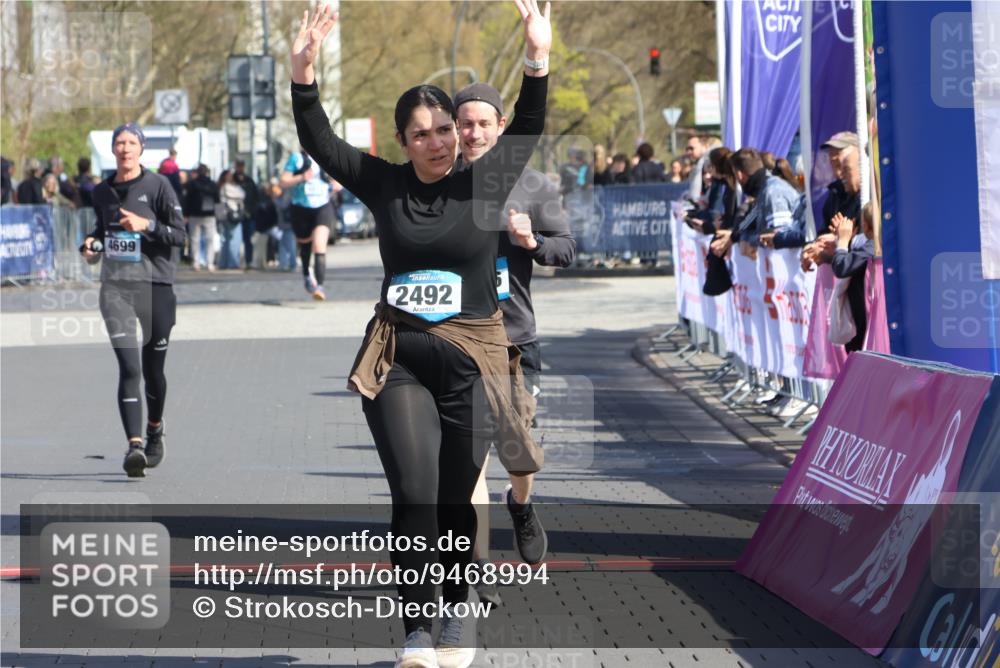 12.04.2026 - 45. Internationalen Wilhelmsburger Insellauf Strokosch-Dieckow http://msf.ph/oto/9468994 12.04.2026 11:22:10 Ziel 2518, 2108, 2492, 2466, 4699 meine-sportfotos.de