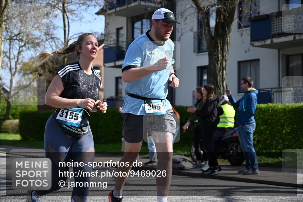 12.04.2026 - 45. Internationalen Wilhelmsburger Insellauf J. Mangold http://msf.ph/oto/9469026 12.04.2026 11:13:03 Ziel 3714, 3703, 3092, 3155, 2527, 2526 meine-sportfotos.de