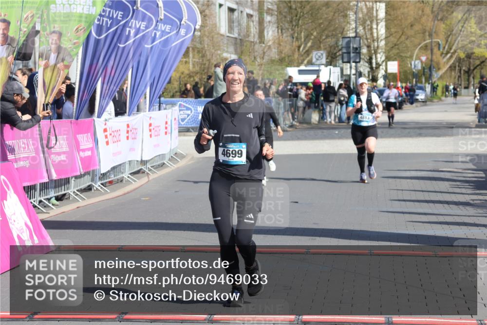12.04.2026 - 45. Internationalen Wilhelmsburger Insellauf Strokosch-Dieckow http://msf.ph/oto/9469033 12.04.2026 11:22:14 Ziel 2492, 2466, 4699 meine-sportfotos.de
