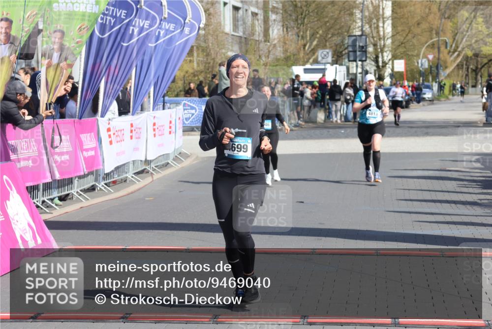 12.04.2026 - 45. Internationalen Wilhelmsburger Insellauf Strokosch-Dieckow http://msf.ph/oto/9469040 12.04.2026 11:22:15 Ziel 2466, 4699, 2146, 4813 meine-sportfotos.de