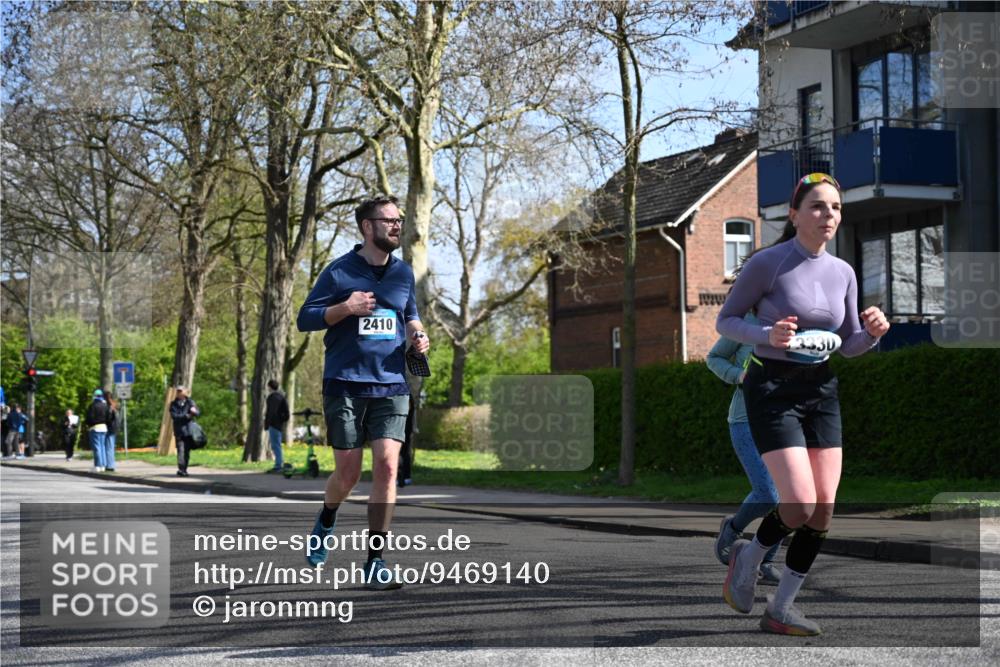 12.04.2026 - 45. Internationalen Wilhelmsburger Insellauf J. Mangold http://msf.ph/oto/9469140 12.04.2026 11:13:49 Ziel 2527, 2526, 2726, 2410, 3330, 2486, 3202, 4548, 2404, 4982 meine-sportfotos.de