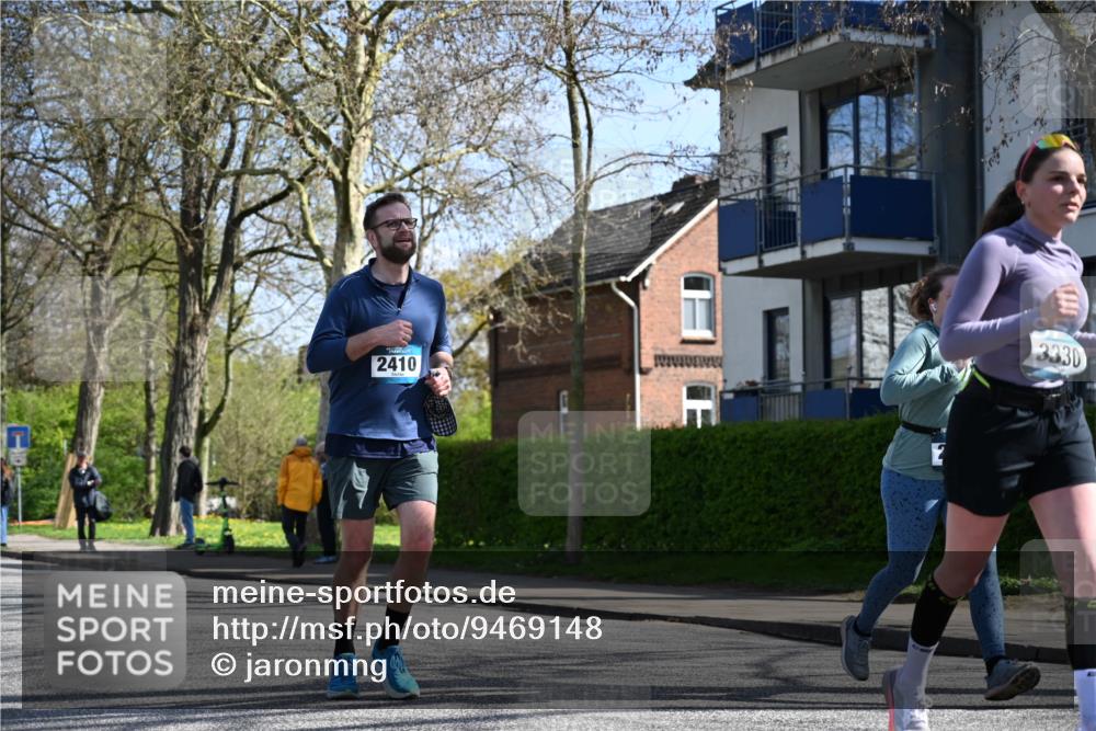 12.04.2026 - 45. Internationalen Wilhelmsburger Insellauf J. Mangold http://msf.ph/oto/9469148 12.04.2026 11:13:50 Ziel 2527, 2526, 2726, 2410, 3330, 2486, 3202, 4548, 2404, 4982, 3343, 2452 meine-sportfotos.de