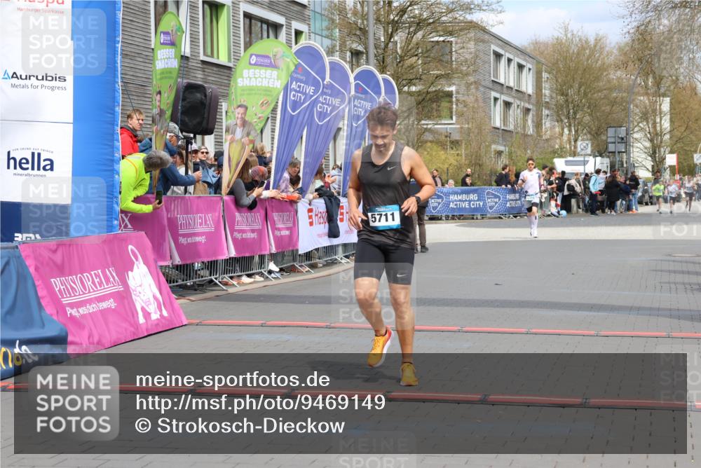 12.04.2026 - 45. Internationalen Wilhelmsburger Insellauf Strokosch-Dieckow http://msf.ph/oto/9469149 12.04.2026 12:49:44 Ziel 5711 meine-sportfotos.de