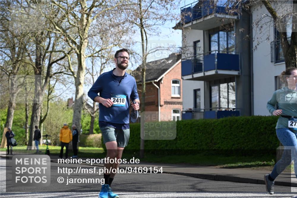 12.04.2026 - 45. Internationalen Wilhelmsburger Insellauf J. Mangold http://msf.ph/oto/9469154 12.04.2026 11:13:50 Ziel 2527, 2526, 2726, 2410, 3330, 2486, 3202, 4548, 2404, 4982, 3343, 2452 meine-sportfotos.de