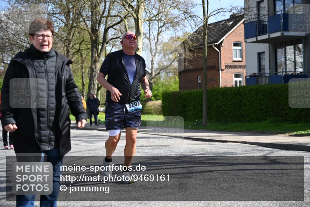 12.04.2026 - 45. Internationalen Wilhelmsburger Insellauf J. Mangold http://msf.ph/oto/9469161 12.04.2026 11:13:59 Ziel 2726, 2410, 3330, 2486, 3202, 4548, 2404, 4982, 3343, 2452, 3018, 2424 meine-sportfotos.de
